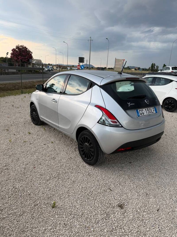 Lancia Ypsilon SOLO 13.000 KM