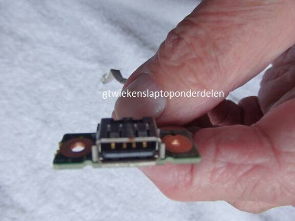 Toshiba Satellite 1860  USB Chassisdeel  Gebruikt 20211254p
