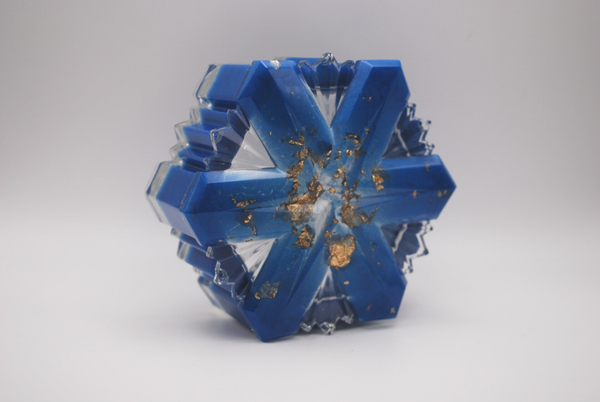 Boîte flocon bleu et feuilles d'or