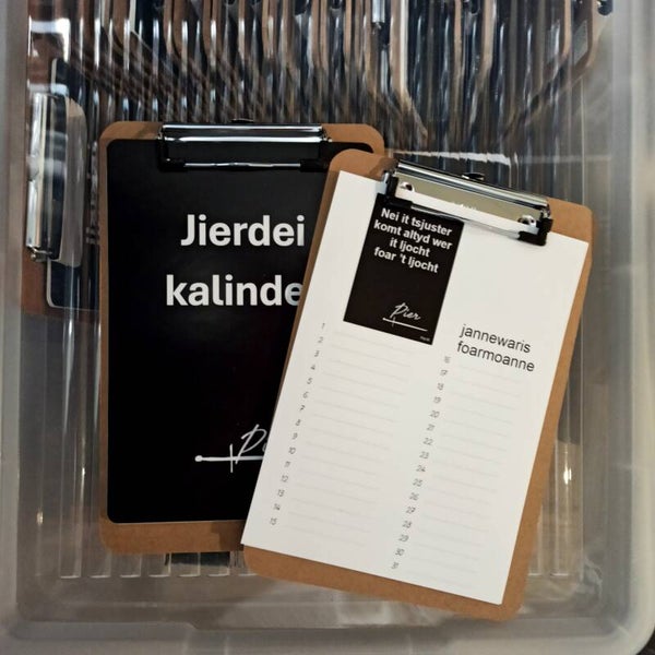 Verjaardagskalender op leuk klemplankje van Pier.frl