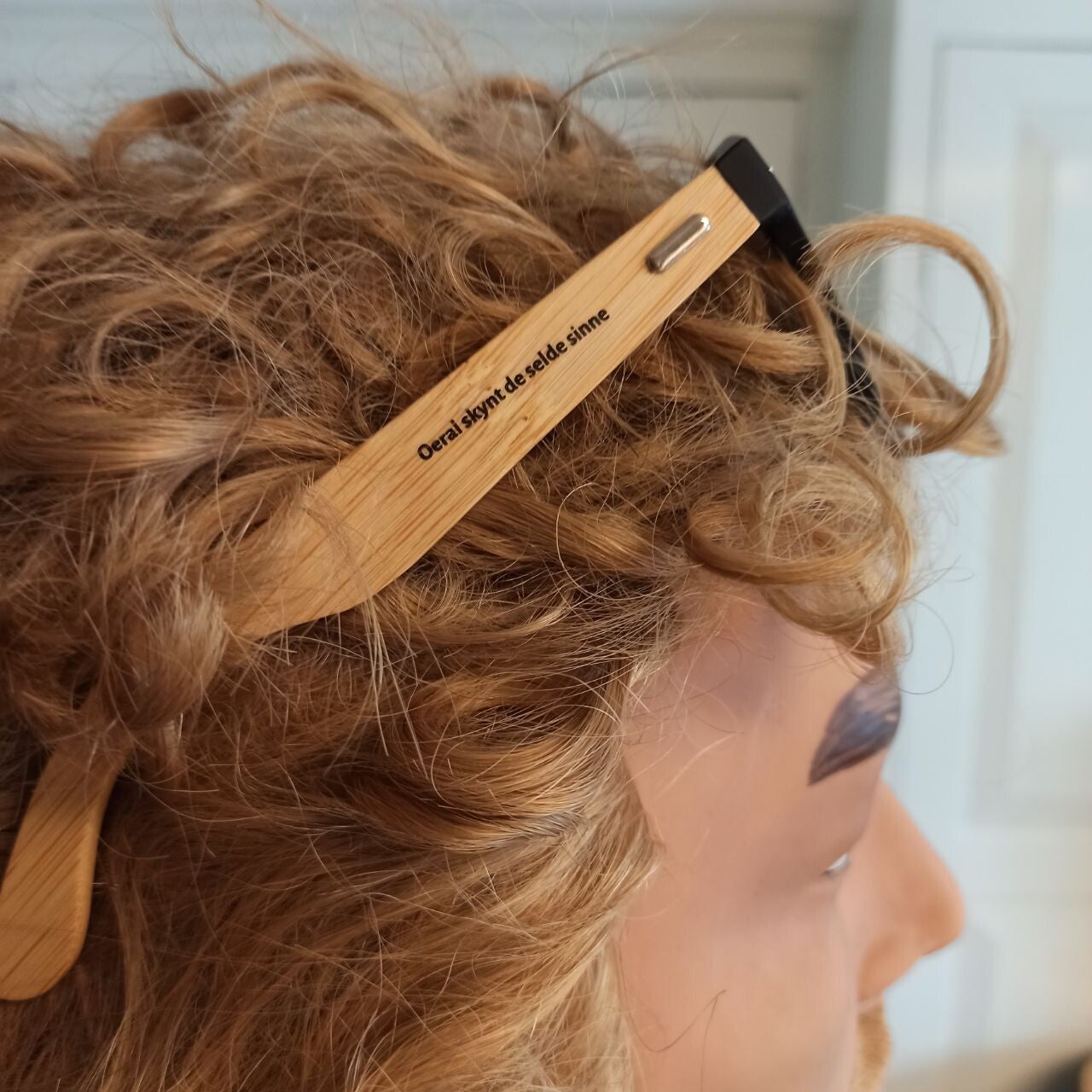 Zonnebril van Pier.frl  spiegelglas, bamboe pootjes