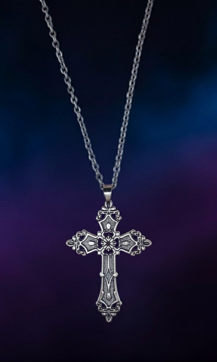 Collier Croix gothique en acide innocidable