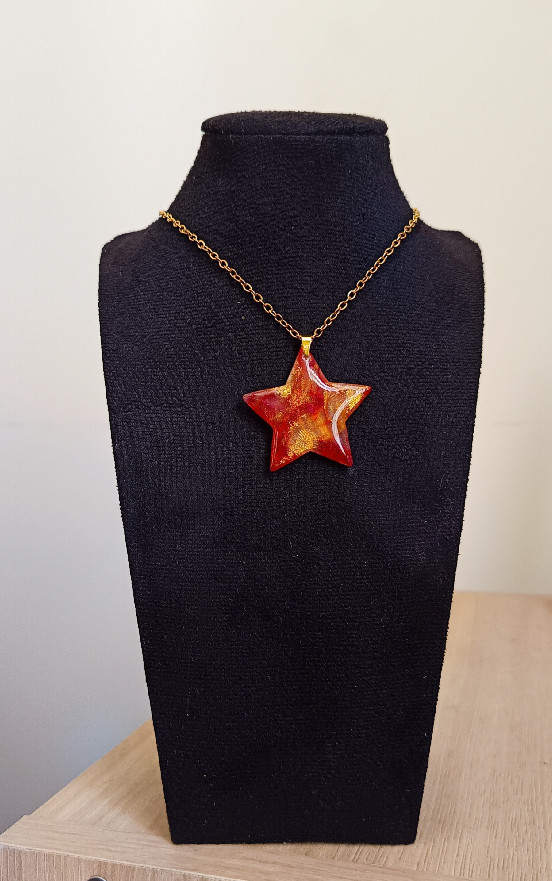 Collier pendentif argile polymère étoile