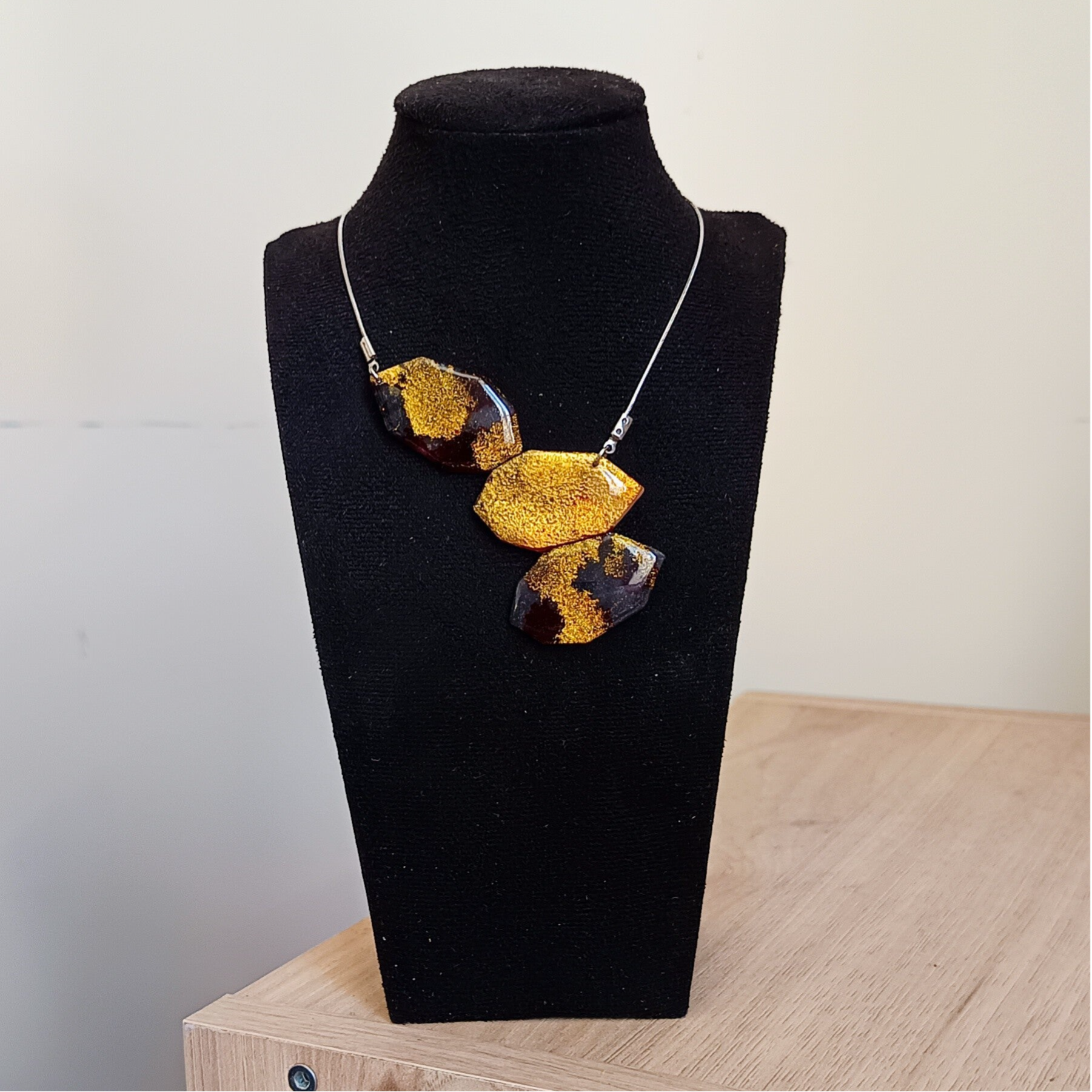 Colliers asymétrique argile polymère