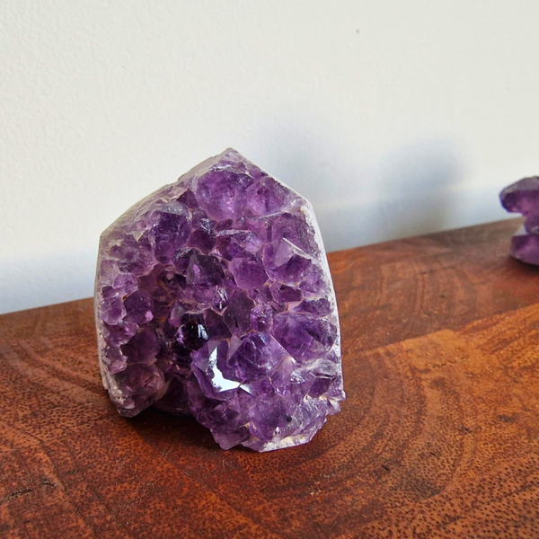 ⚠️UITVERKOCHT⚠️    Ruwe Amethist Geode – Energie en Spirituele Heling