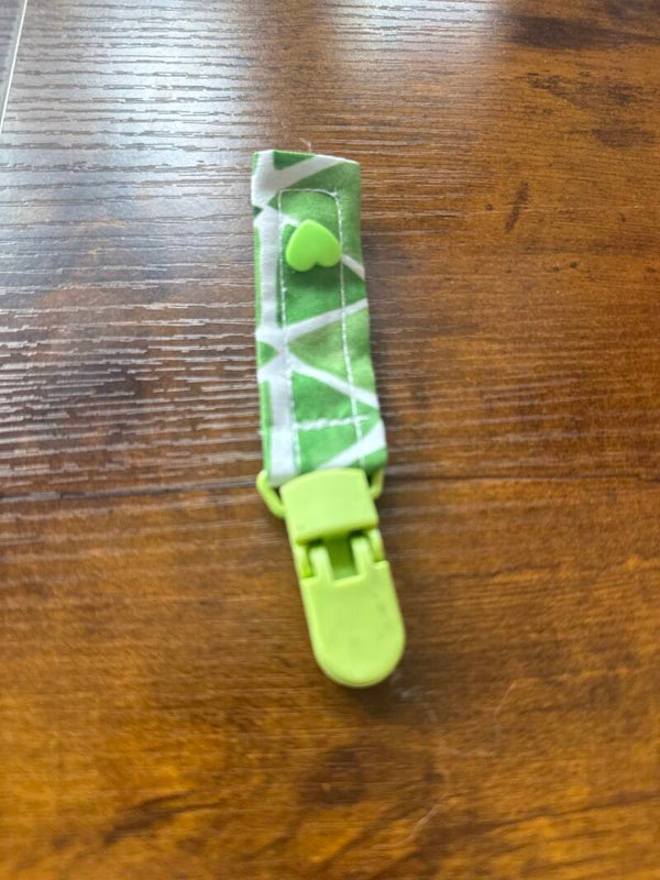 Clip Grün 3