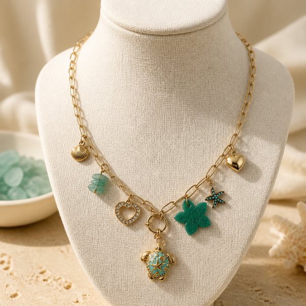 Collier breloques vert tortue
