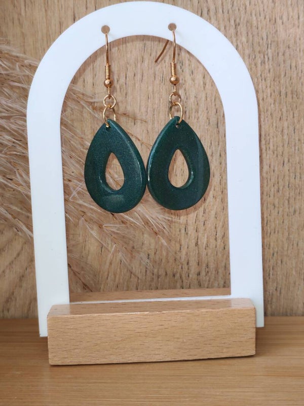 Les boucles d'oreilles Hosta Lisse vert nacré
