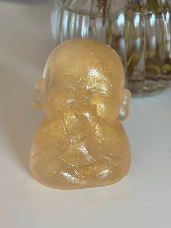 Kleine decoratieve boeddha in transparant/goud