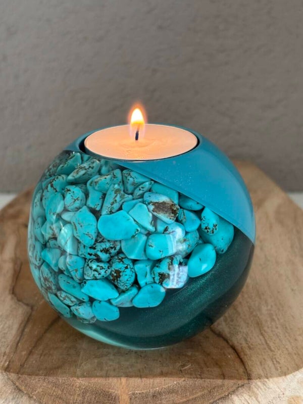 Epoxy bol kaarshouder in turquoise-tinten en turquoise steentjes