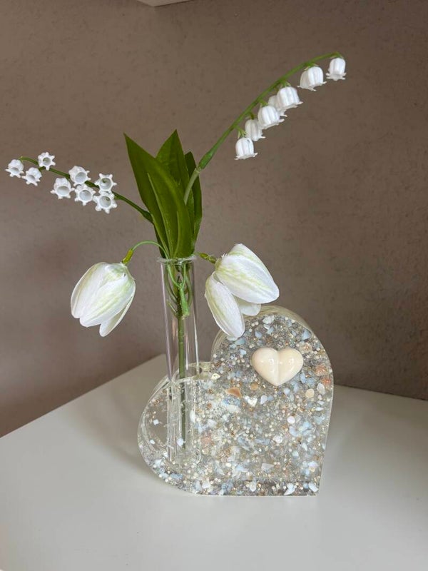 Vaashouder hart met vaasje