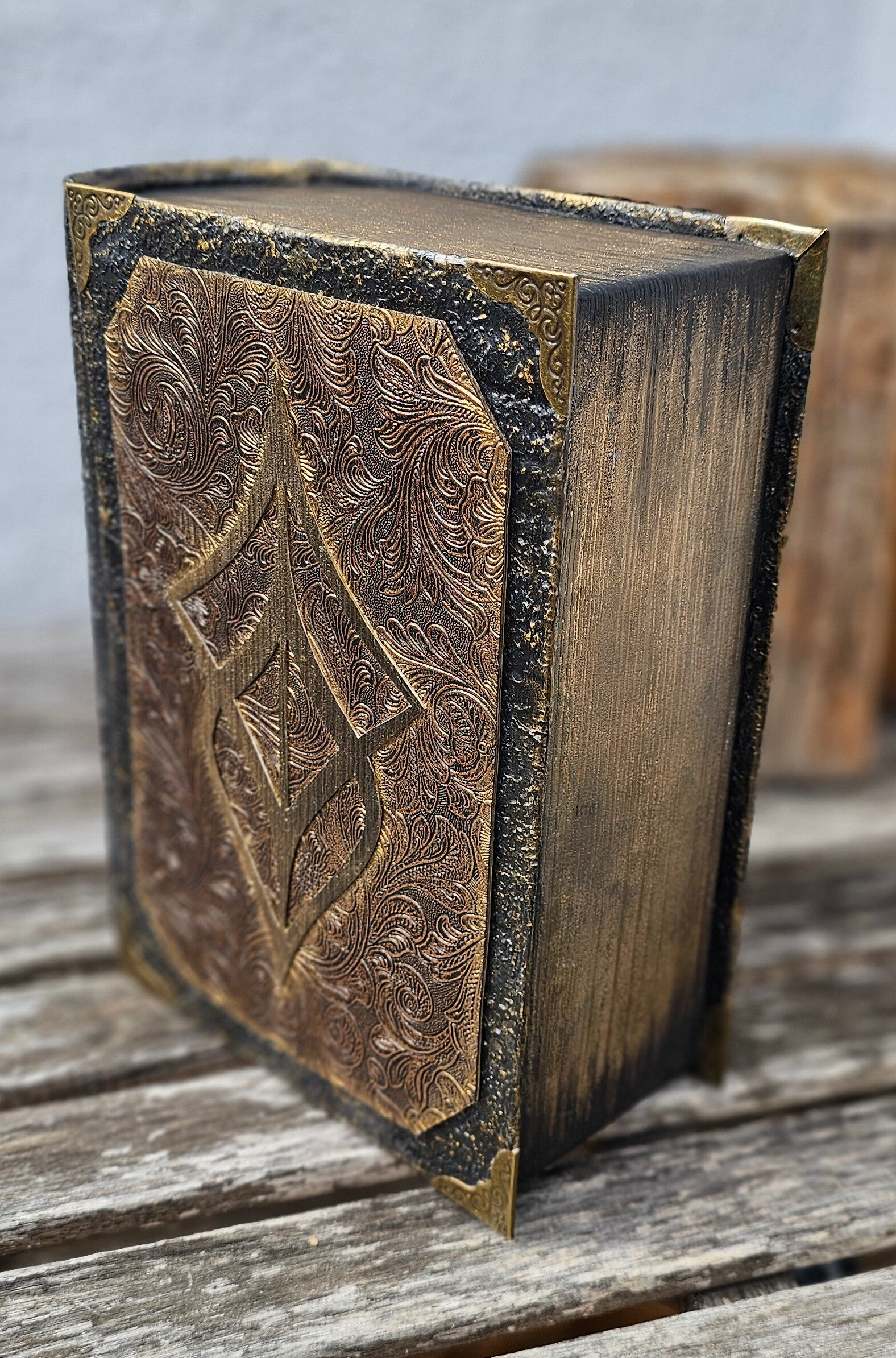 #003 BUCHBOX – SABAS UNIVERSE – HANDCRAFTED COLLECTORS EDITION