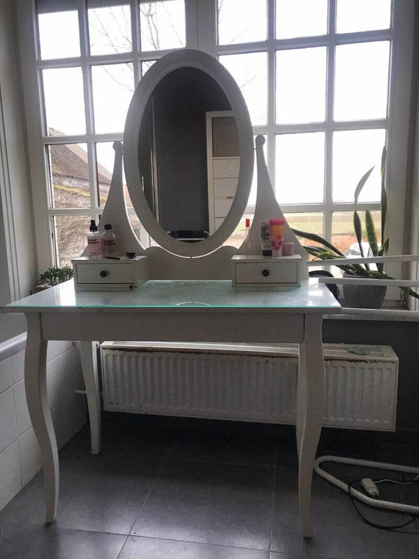 Coiffeuse avec miroir