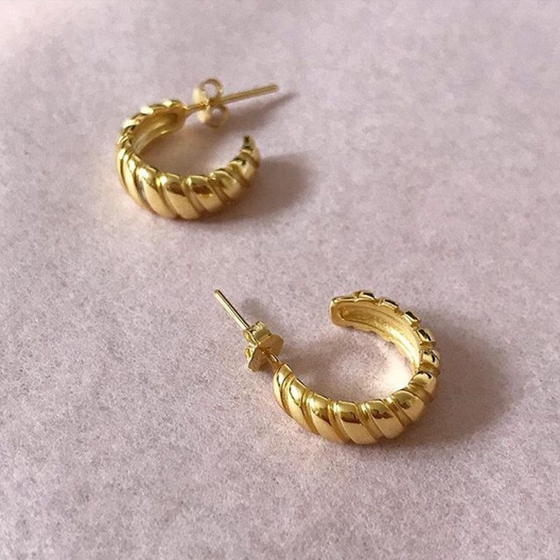 studio-xojo-jewellery-croissant-earrings-14k-gold-pink.png