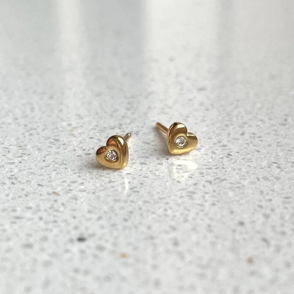 XOJO HEART STUDS - GOLD