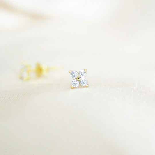 FLOWER STUDS WHITE - GOLD