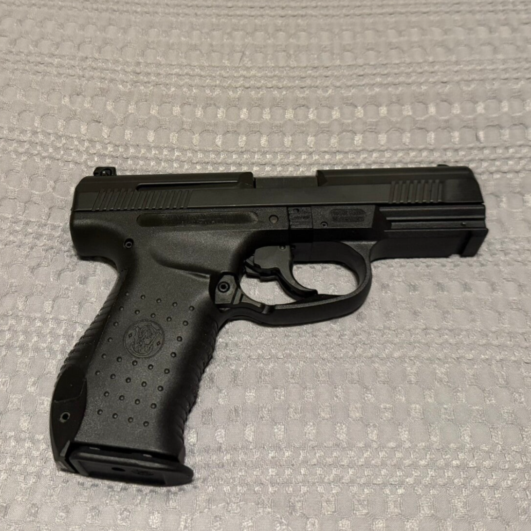 Smith and Wesson SW-99 / 9MM