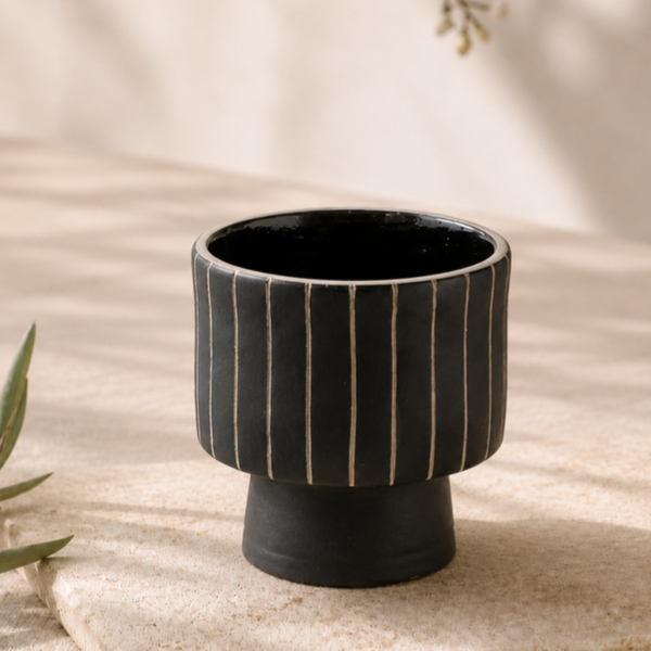 Zwart Ikebana vaasje