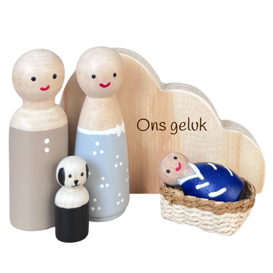 Houten wolk met gezinspoppetjes gepersonaliseerd 