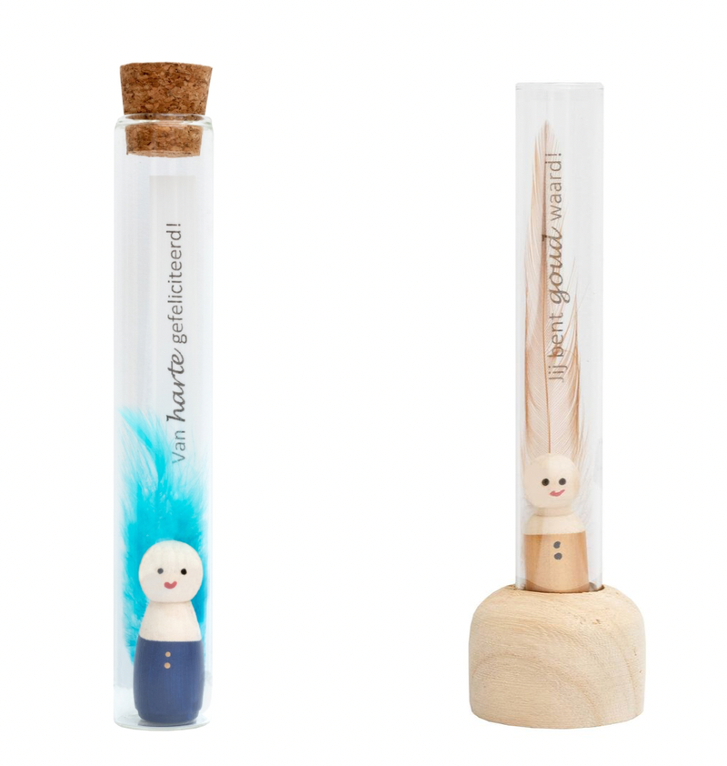 Lief en leed: cadeautjes met houten poppetjes- peg dolls