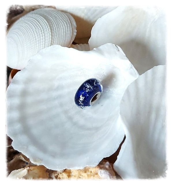 Ter inspiratie: herinneringskraal / askraal / kraal met crematie as: 'Rocky K.' - Past o.a op Pandora en Trollbeads