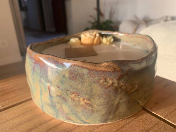 kaars in handgemaakte keramiek pot 700ml