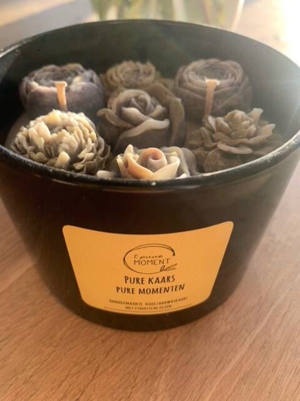 kaars in zwart glas 420ml + bloemen