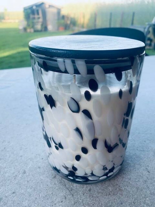 Geurkaars in mooie decoratieve glazen pot met deksel
