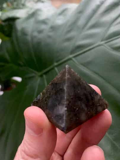 Labradoriet Piramide 35gr