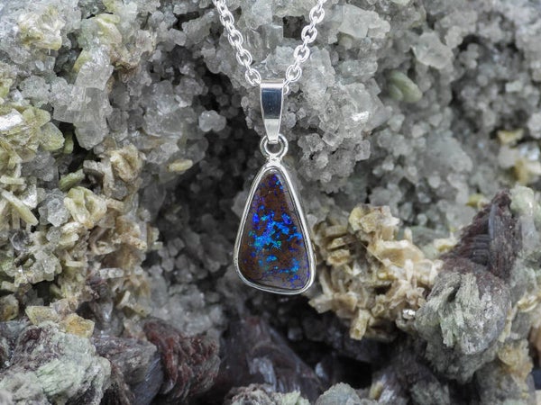 Boulder opal pendant silver BLD04