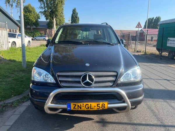 1999 MERCEDES ML W163 4.3 4X4 Demontage (572)