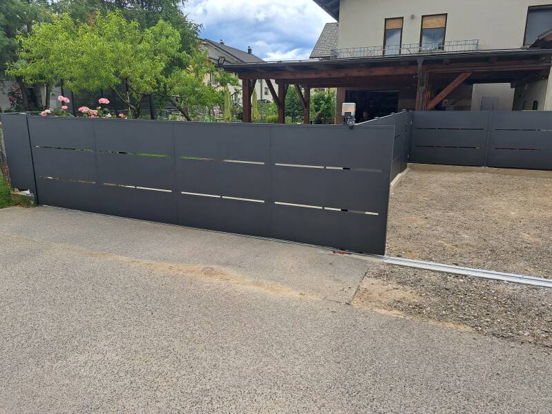 dvoriščna drsna vrata