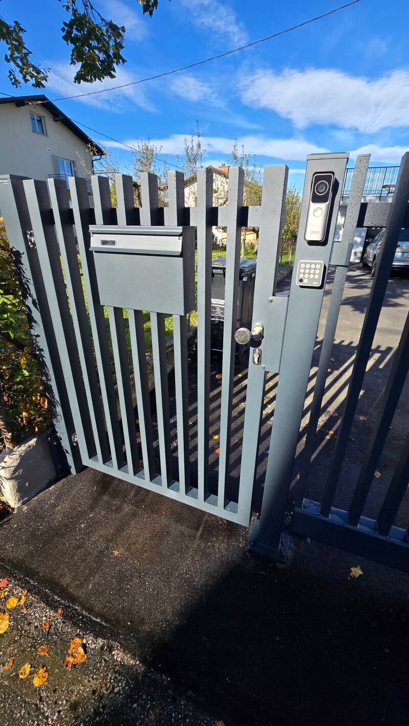 osebni prehod z nabiralnikom