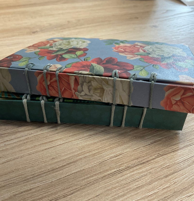 Twee boekjes met een Belgische binding