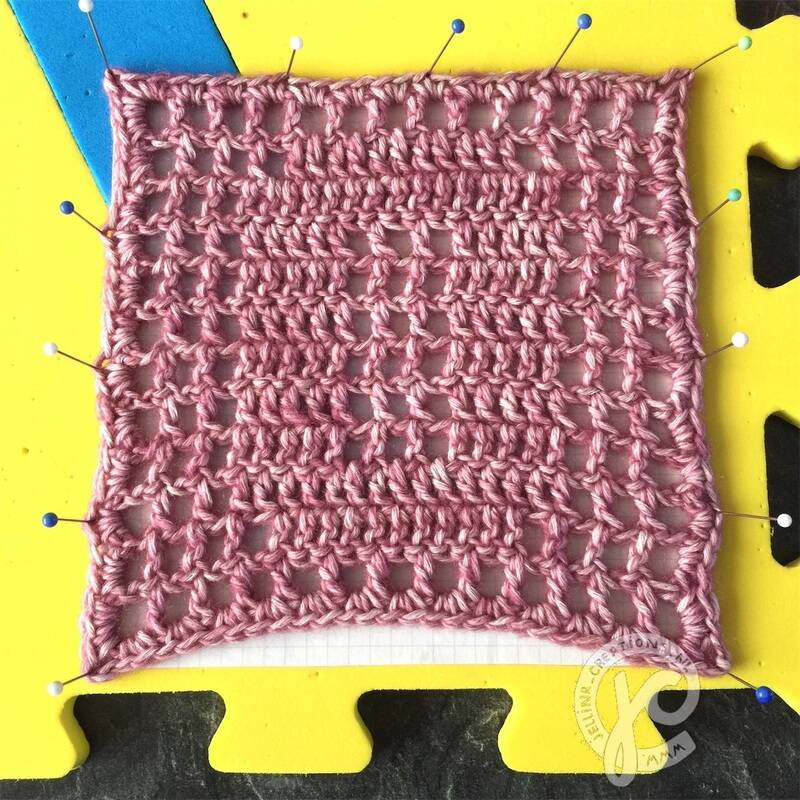 geblockt vierkantje met papieren achtergrond