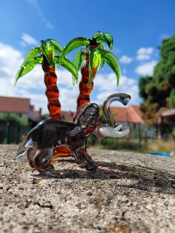 Elefant mit 2 Palmen Glasfigur
