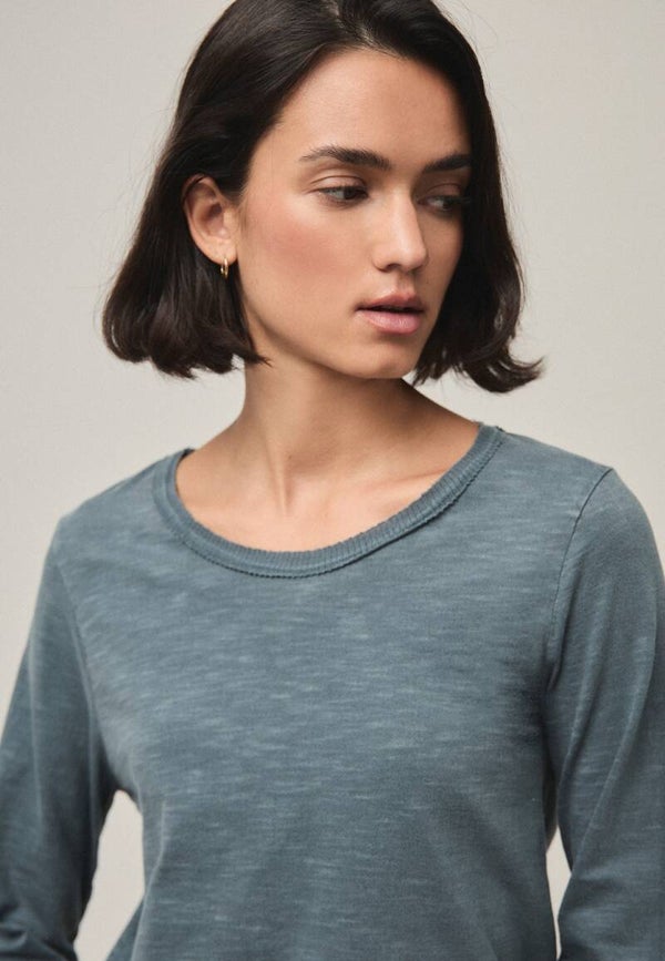 Round neck t-shirt