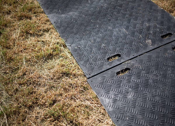 Kunststof rijplaten 300x100xm 15mm dik