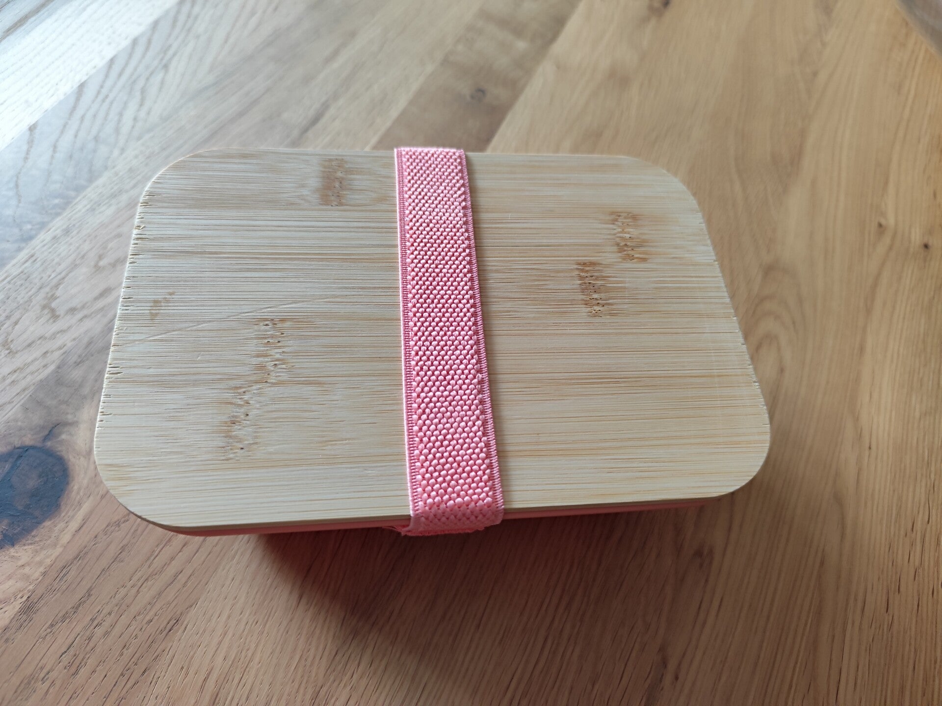 Lunch box met houten deksel roze