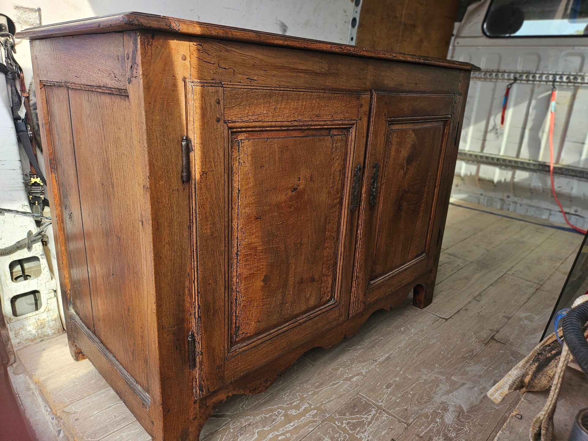 Meuble buffet bas  2 portes.