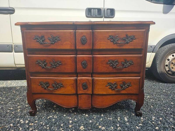 Commode 3 tiroirs avec clé.