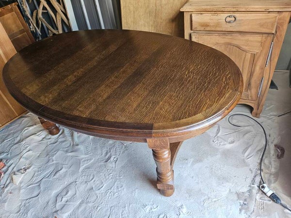 Table ovale.