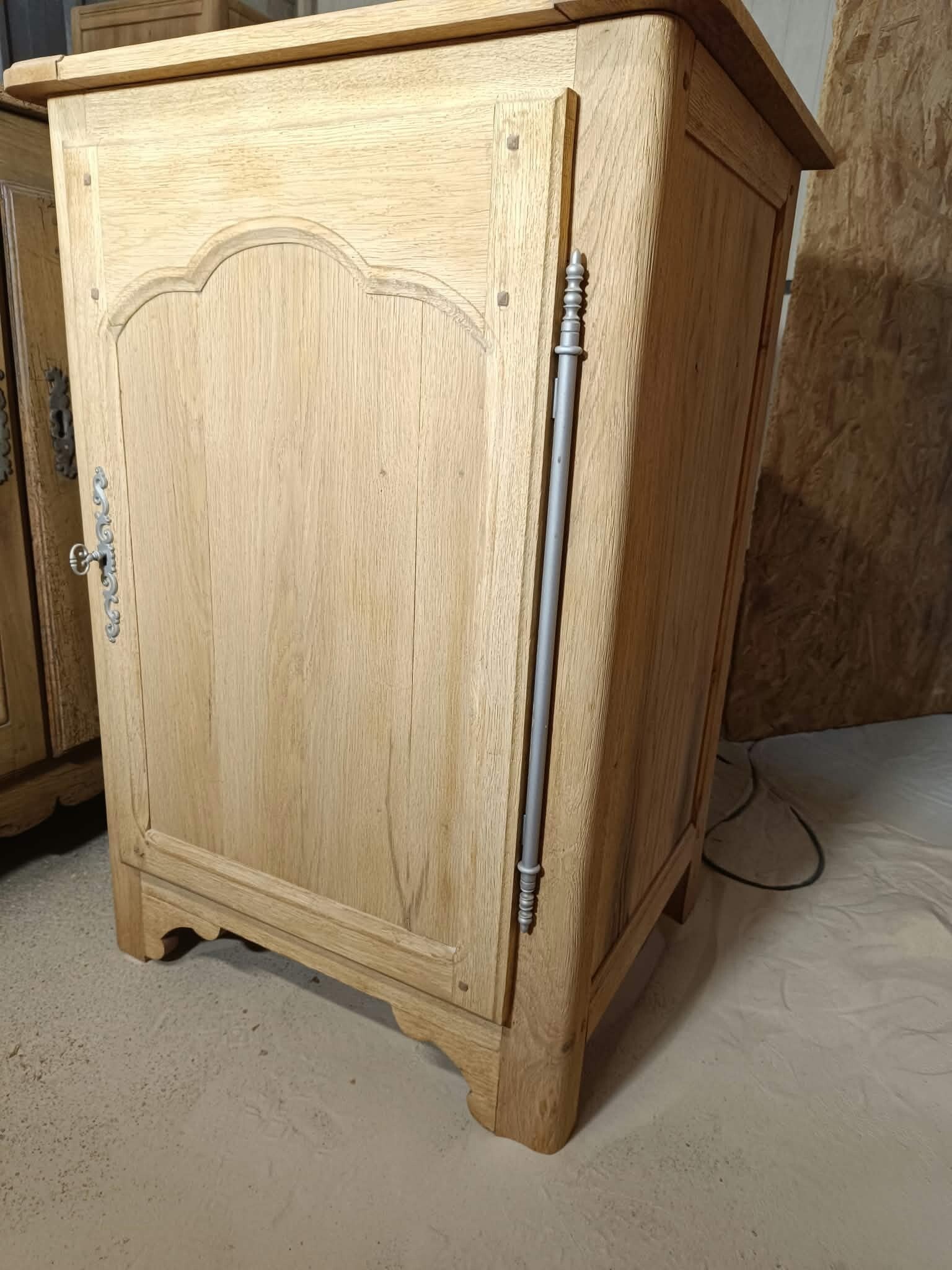 Petit  confiturier une porte.