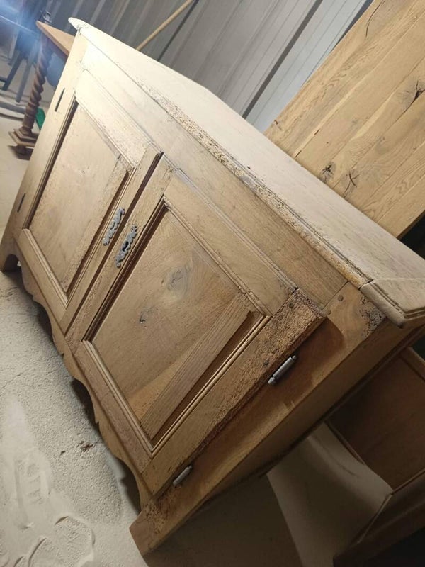 Meuble buffet bas 2 portes.