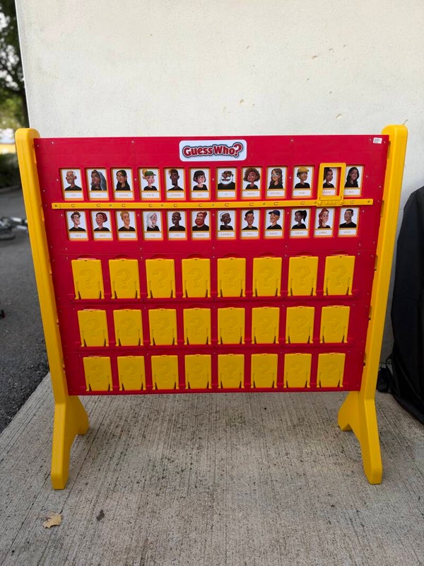 Jeu géant Qui est-ce ?