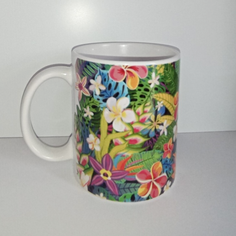 Koffiethas met kleurrijk bloemenmotief