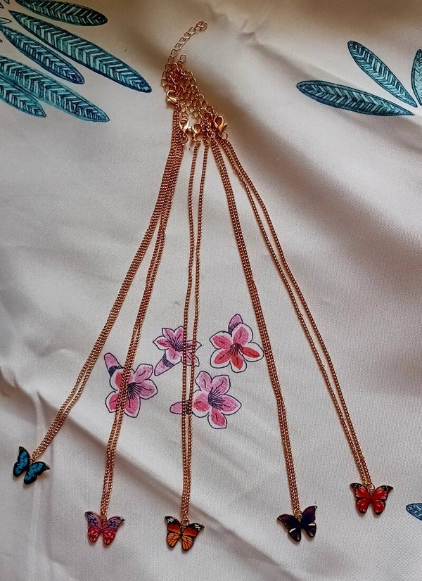 Collier pendentif papillon