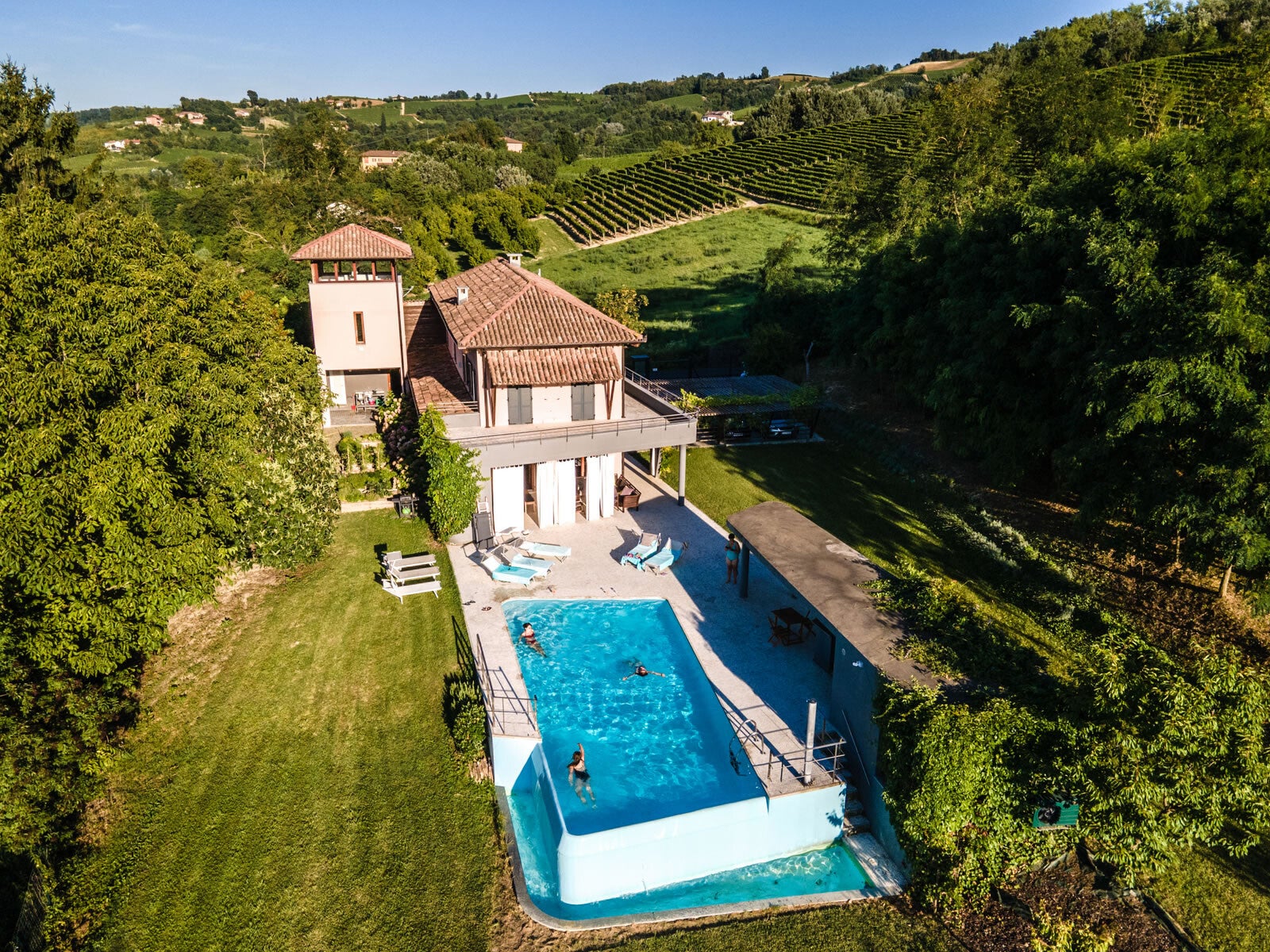 Villa Architetti met infinitypool in Piemonte voor 4 tot 14 personen