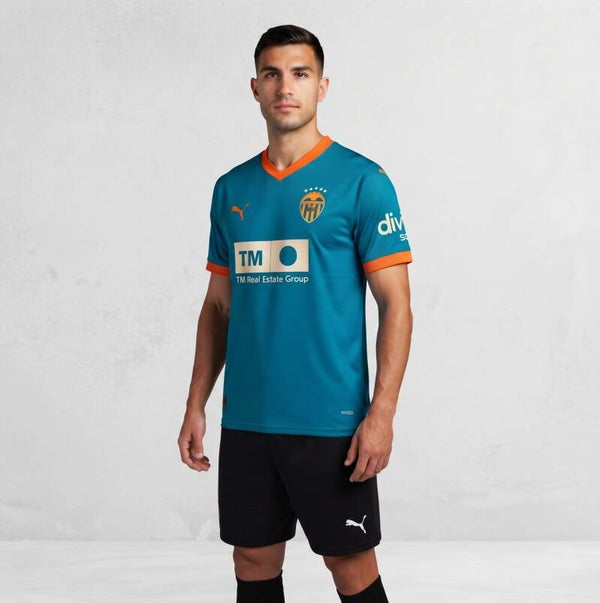 Segunda equipación Valencia CF 26-27