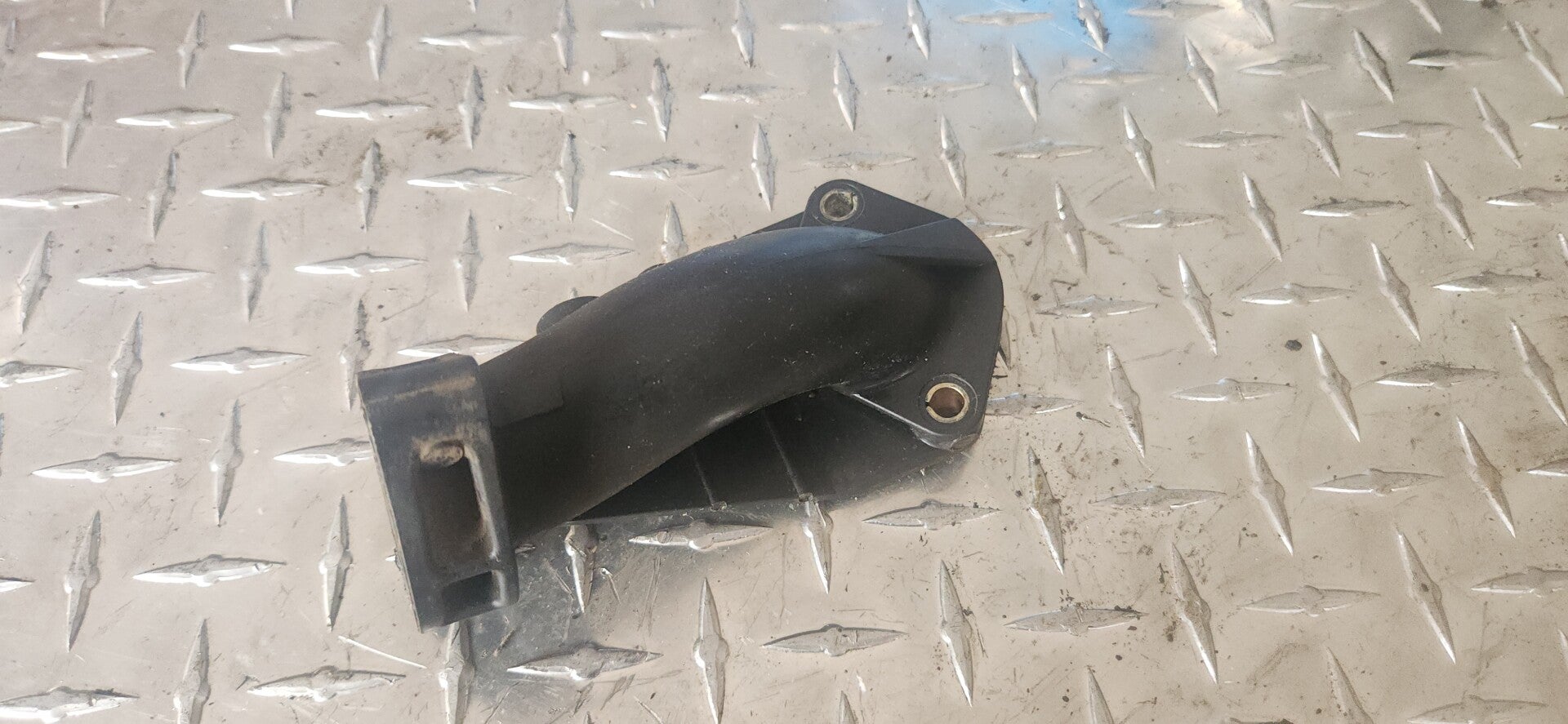 Collecteur D'admission Briggs and Stratton #592842  pour John Deere Series 100